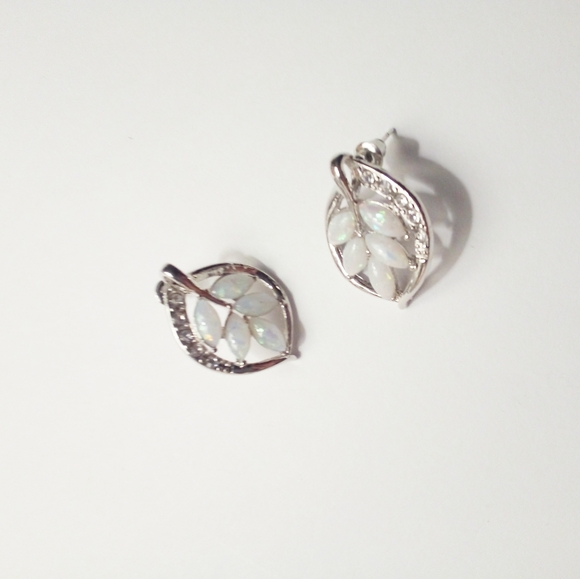 Jewelry - New Trendy Opal Leaf 925 Silver Earrings